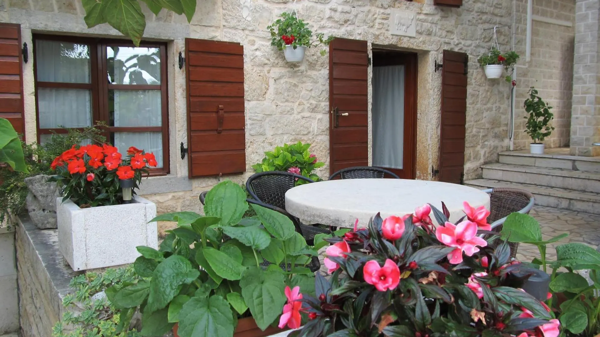 Apartments Vesna With Pool - New! Sveti Lovreč Pazenatički 0*,  Horvátország