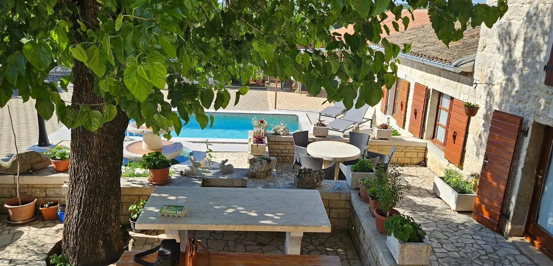 Apartments Vesna With Pool - New! Sveti Lovreč Pazenatički