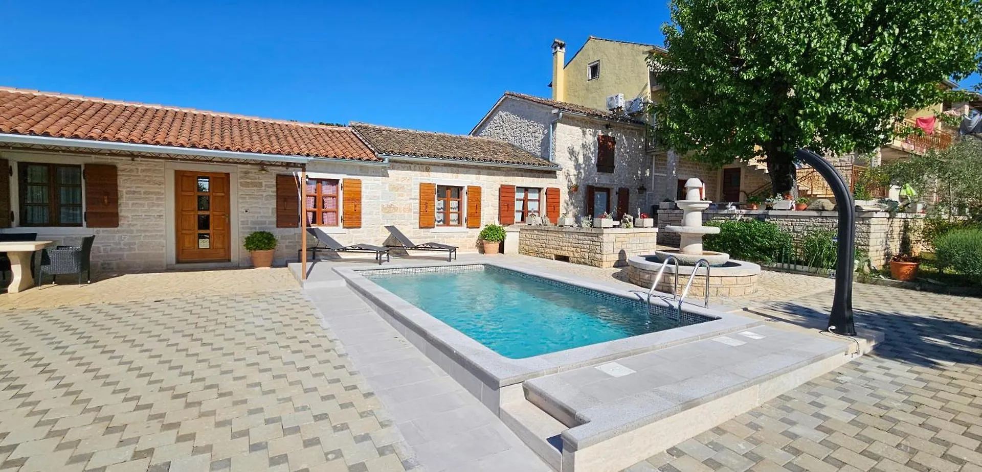 Apartments Vesna With Pool - New! Sveti Lovreč Pazenatički